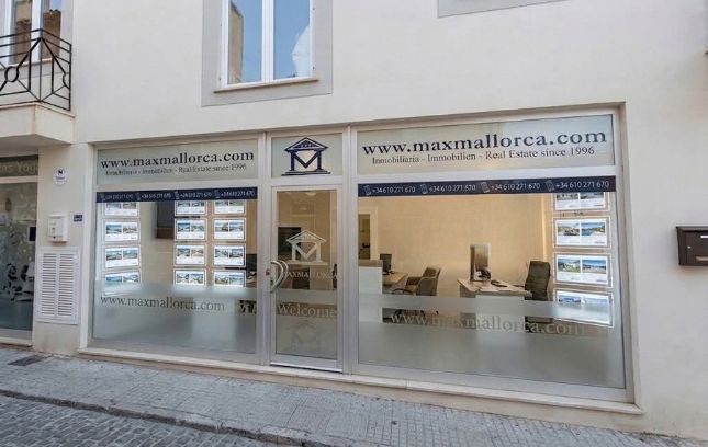 MaxMallorca Büro im Hafen von Port Andratx